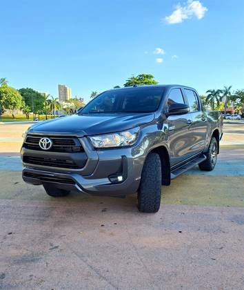 TOYOTA HILUX 2.8 D-4D TURBO DIESEL CD SR 4X4 AUTOMÁTICO
